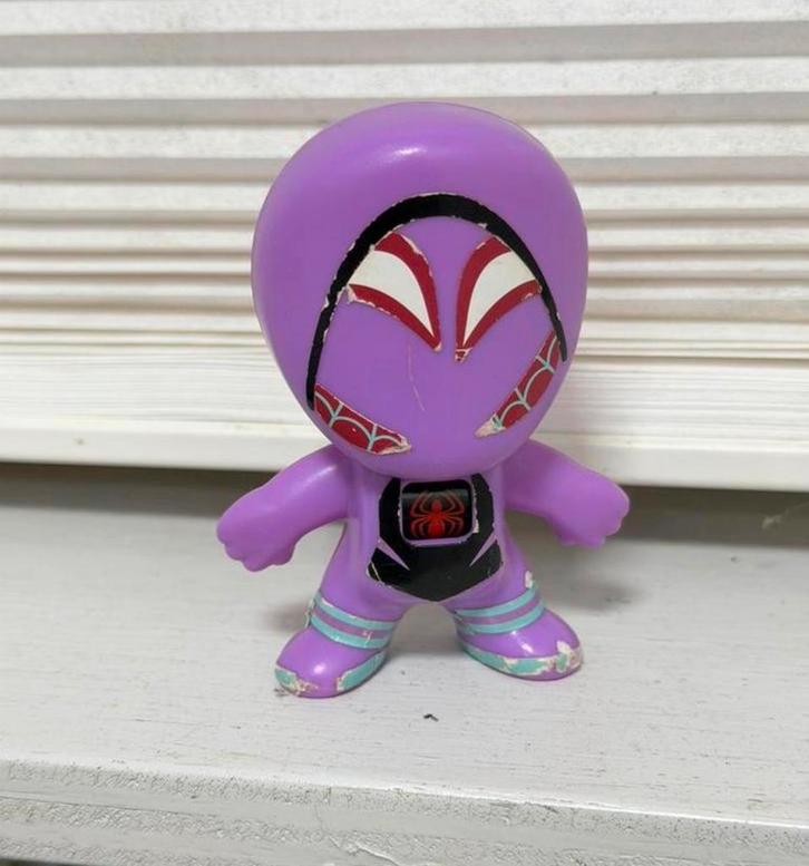 MCDONALD’S 2018 Spiderman into spider verse Paars spider-man, Verzamelen, Poppetjes en Figuurtjes, Zo goed als nieuw, Ophalen of Verzenden
