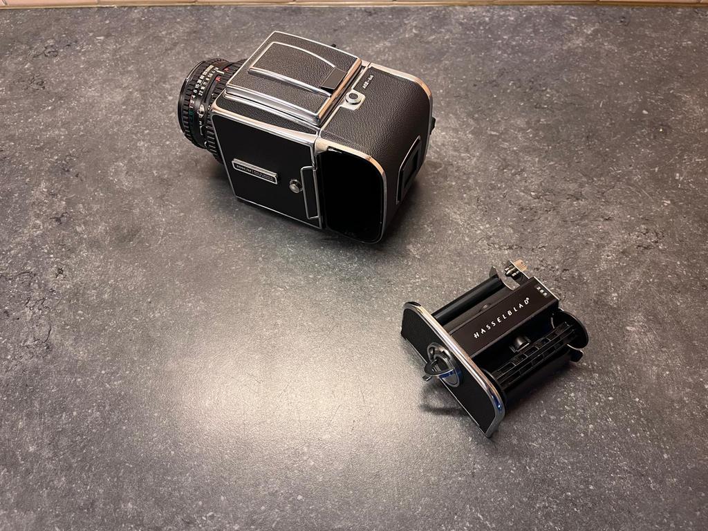 Hasselblad 500C/M (Silver, 10026), Hobby en Vrije tijd, Modelbouw | Radiografisch | Overige, Gebruikt, Ophalen
