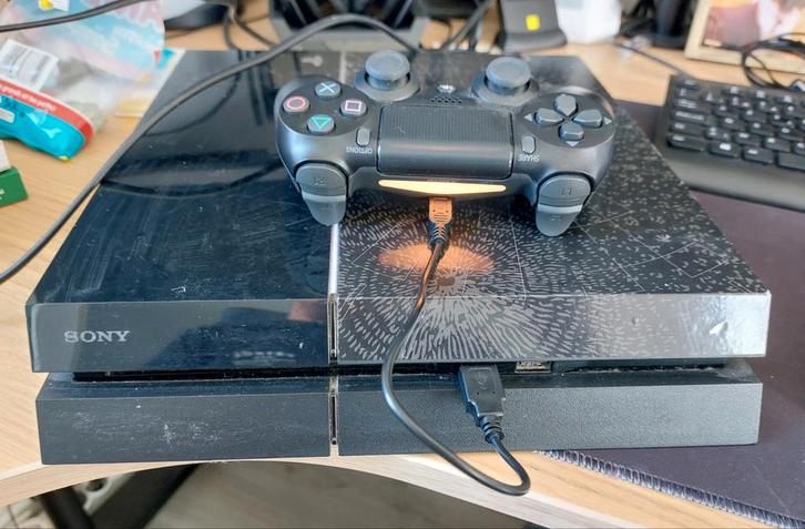 Playstation 4 console PS4 . Met 3 controllers, Games en Spelcomputers, Spelcomputers | Xbox One, Ophalen