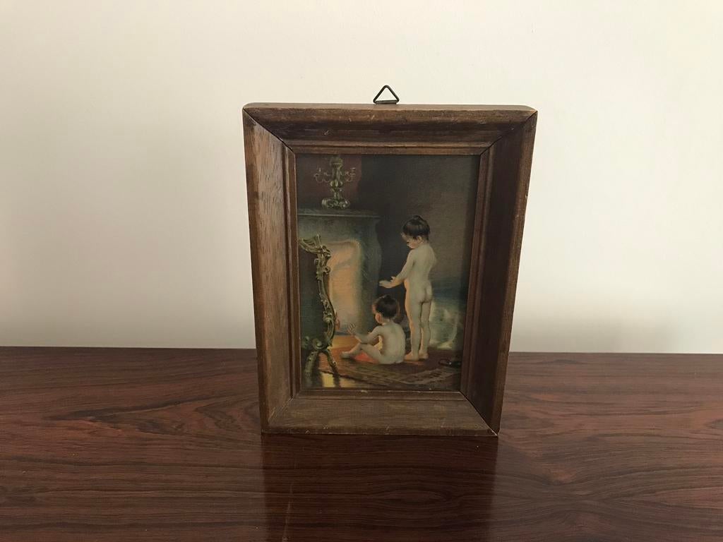 Oud houten lijstje kadertje kindjes bij haard haardvuur, Ophalen of Verzenden