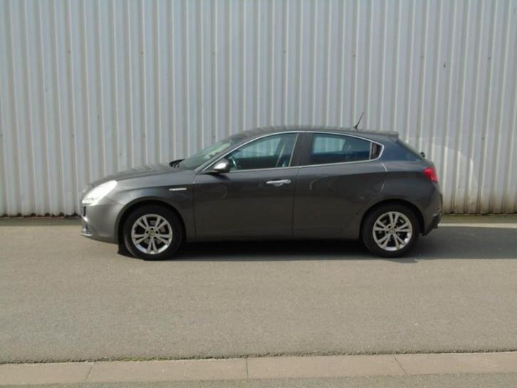 Alfa Romeo Giulietta 1.6 JTDm met trekhaak en airco., Auto's, Alfa Romeo, Particulier, Te koop, Giulietta, ABS, Airbags, Airconditioning