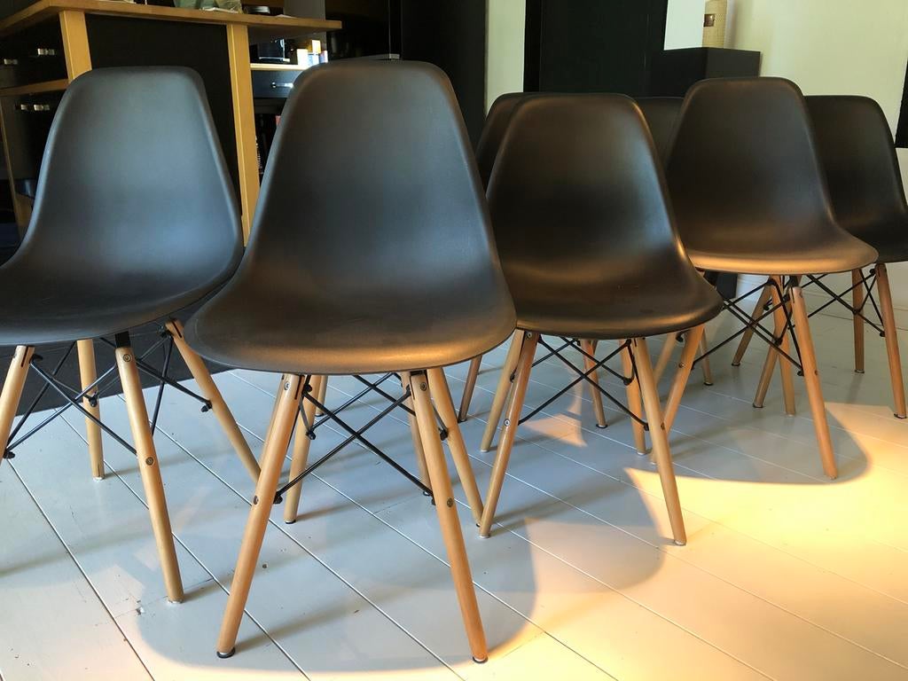 8 eetkamer stoelen zwart met houten onderstel, Ophalen, Gebruikt, Zwart