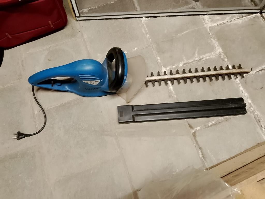 TAILLE-HAIE ELECTRIQUE HEDGE TRIMMER, Jardin & Terrasse, Taille-haies, Utilisé, Électrique, Enlèvement