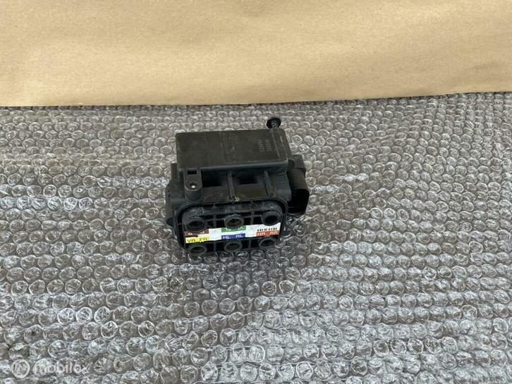 Ventielblok luchtvering mercedes s klasse w222 a0993200058, Autos : Pièces & Accessoires, Suspension & Châssis, Utilisé, Enlèvement ou Envoi