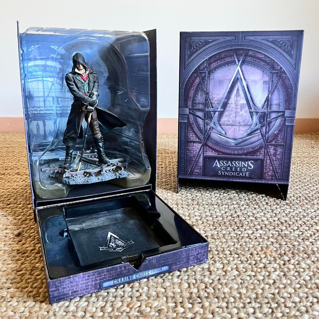 Assassin's Creed Charing Cross - Figuur + Kunstboek + CD, Verzamelen, Beelden en Beeldjes, Gebruikt, Mens, Ophalen of Verzenden