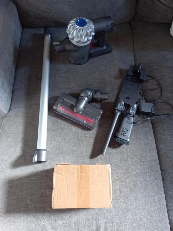 Dyson v6 dc62 complet avec filtre et batterie neuve, Electroménager, Aspirateurs, Reconditionné, Aspirateur, Réservoir, Enlèvement ou Envoi