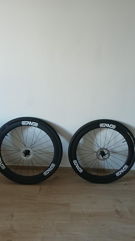 Gravel wielen nieuw, Ophalen