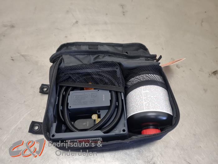 Kit de réparation pneus d'un Volkswagen Transporter, Volkswagen, -, 3 mois de garantie, Utilisé