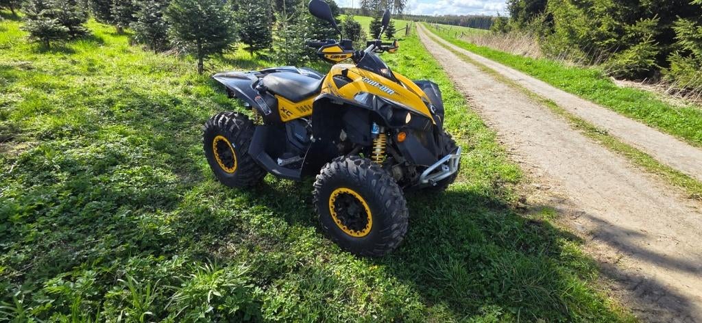 Quad can-am, Motos
