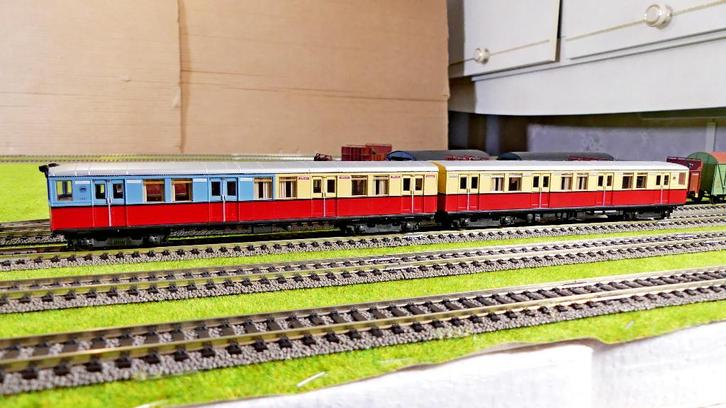 Lima „" Berliner "” DR DC analoog”, Hobby en Vrije tijd, Modeltreinen | H0, Zo goed als nieuw, Locomotief, Gelijkstroom, Lima