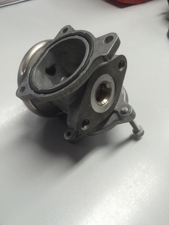 VANNE EGR Volkswagen Polo IV Classic (9N5 / 6) (045129637A), Autos : Pièces & Accessoires, Systèmes d'échappement, Volkswagen