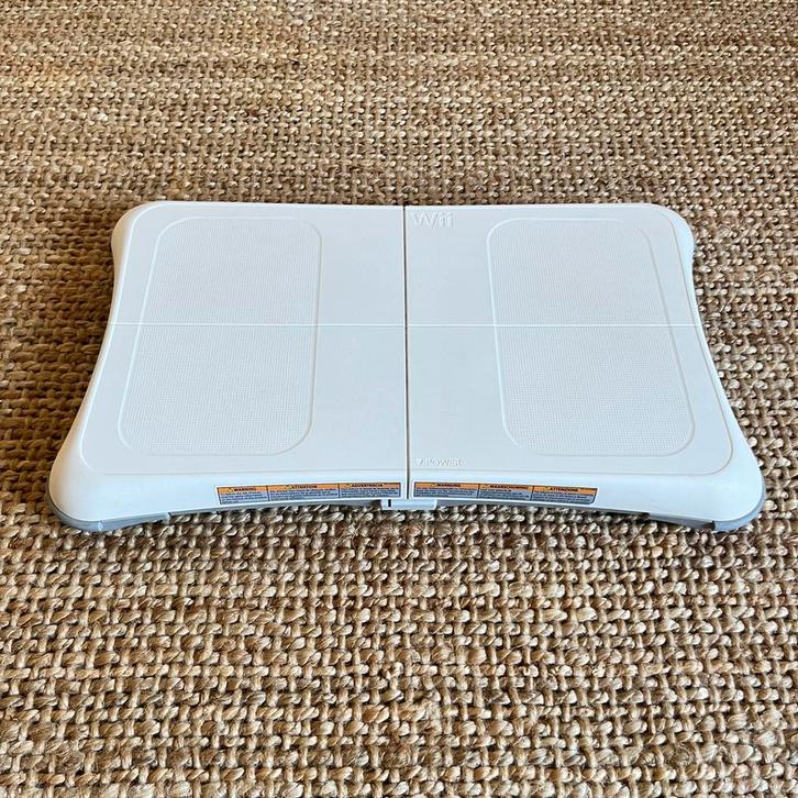 Wii Balance Board Officielle Accessoire Nintendo, Consoles de jeu & Jeux vidéo, Consoles de jeu | Nintendo Wii, Utilisé, Avec Balance Board