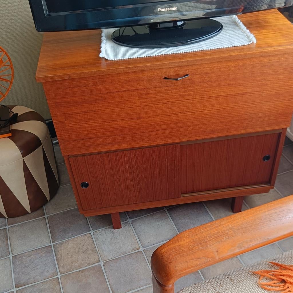 Retro vintage tv kast
Bar kast, Enlèvement