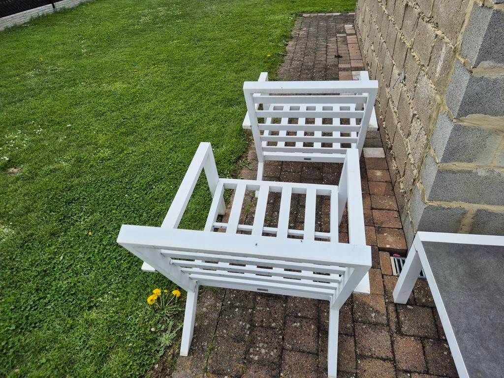 Moderne witte loungeset + tafel

Exclusief kussens, Ophalen, Bank, Loungeset