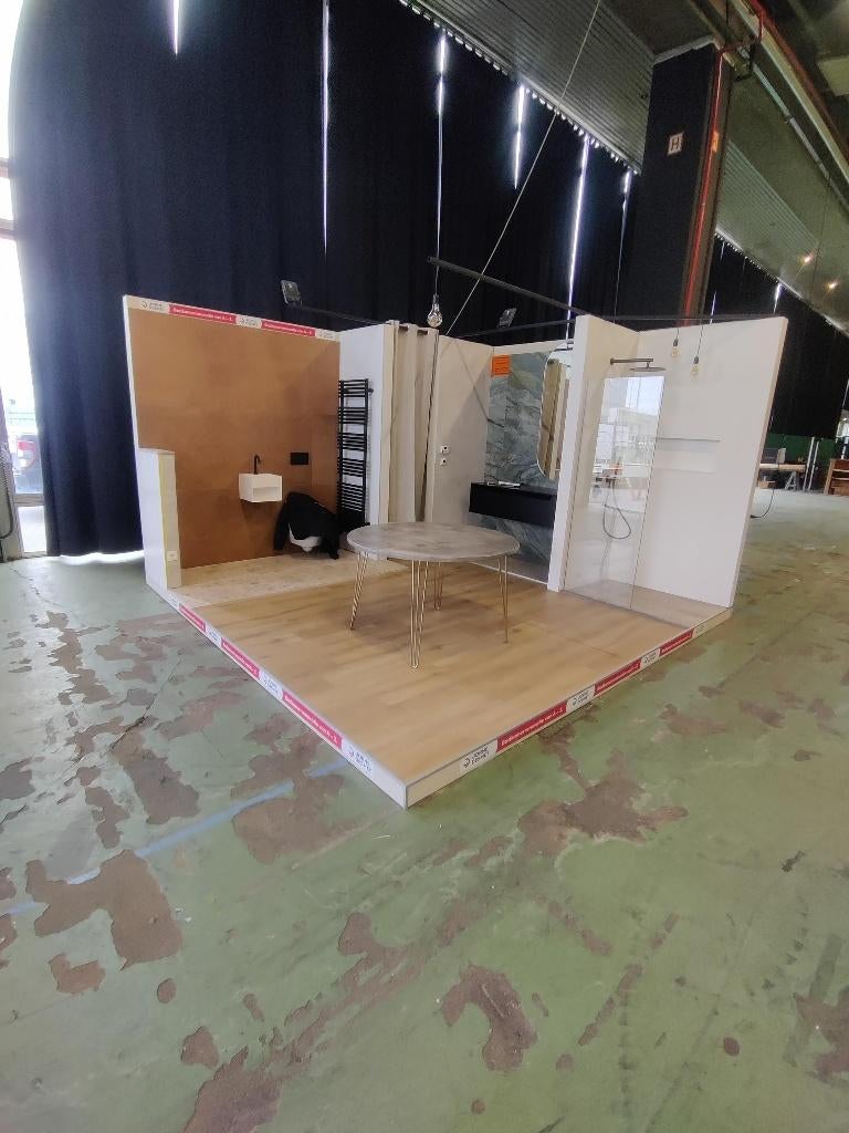 Beursstand - badkamers 4m x 4m, Ophalen, Gebruikt