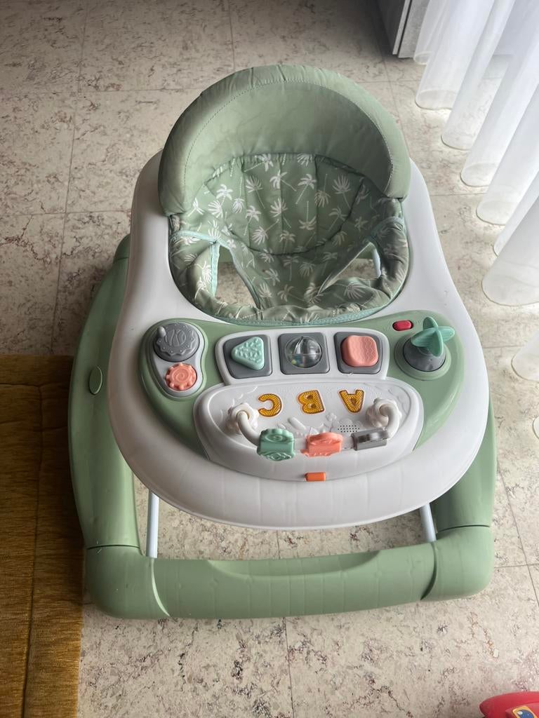 Trotteur bebe, Enfants & Bébés, Jouets | Jouets de bébé, Enlèvement, Comme neuf