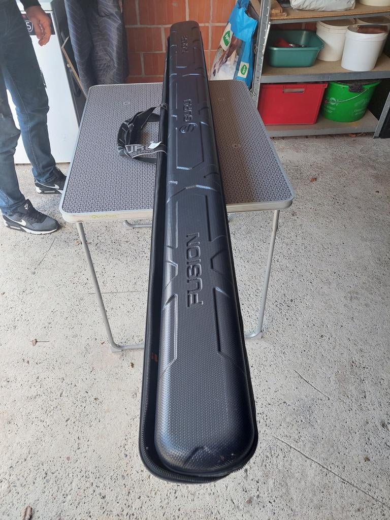 Guru vis stok draagtas, Ophalen