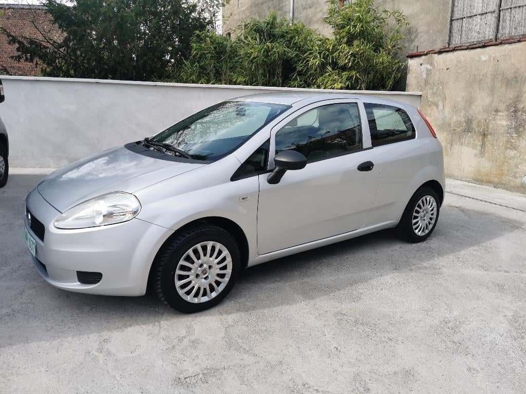 Fiat Punto 1.2i - EURO 5 - Nieuwe distributie + garantie, Voorwielaandrijving, Stof, 4 cilinders, 400 kg