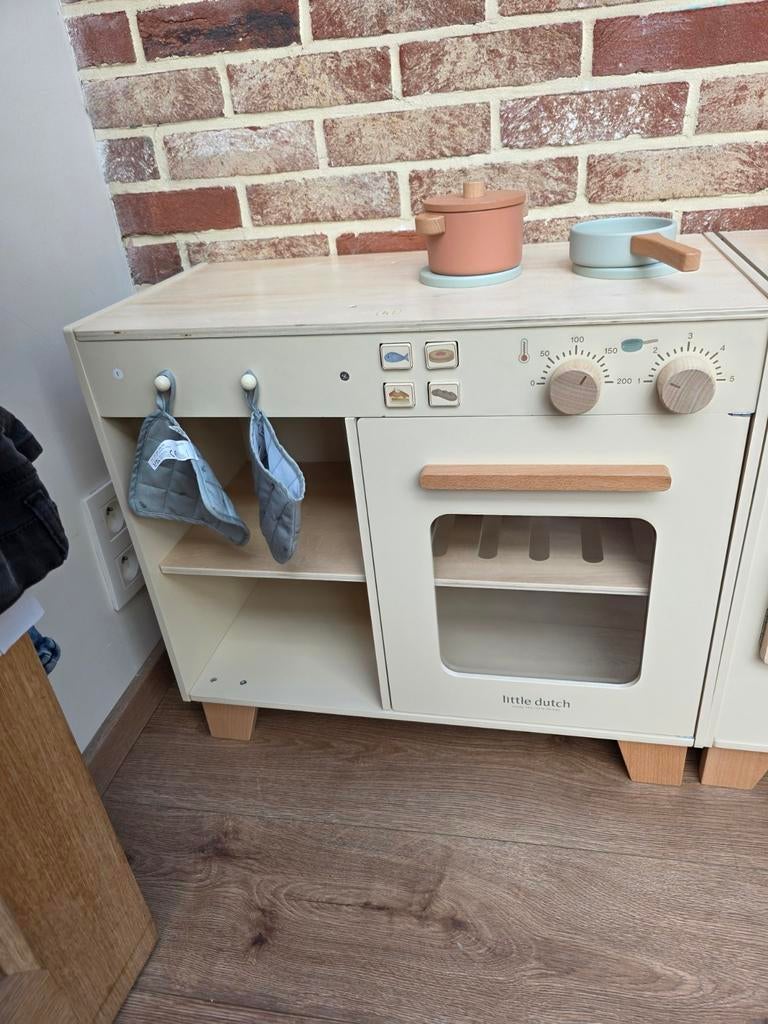 Little dutch keuken, Enlèvement