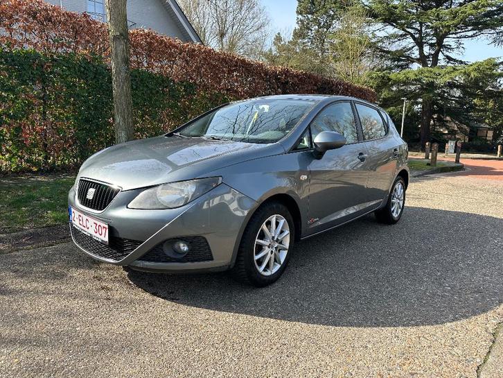 Seat ibiza 1.2 tdi, Autos, Seat, Particulier, Ibiza, Diesel, Euro 5, Hatchback, 5 portes, Boîte manuelle, Argent ou Gris, Tissu
