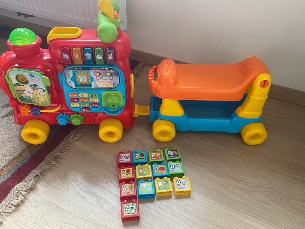 De VTech 5 in 1 Letter Locomotief, Ophalen, Zo goed als nieuw, 6 maanden tot 2 jaar