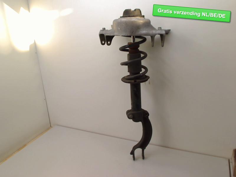 VEERPOOT LINKS VOOR Audi A4 Avant (B8) (8T0413031AF), Gebruikt, Dhr. R. de Gouw, Audi, De Bloemendaal 21 21
5221 EB  'S HERTOGENBOSCH, NL