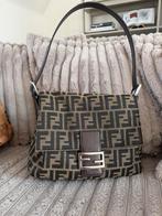Fendi mama baguette in uitstekende vintage staat, Handtassen en Accessoires, Tassen | Damestassen, Ophalen, Zo goed als nieuw