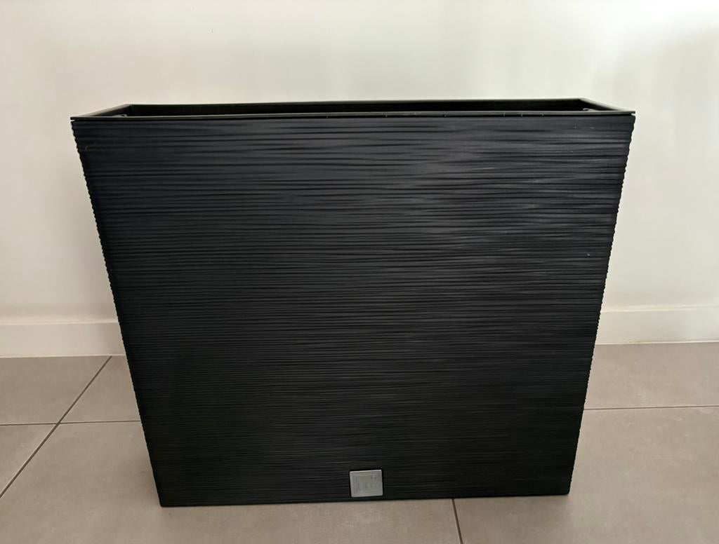 3 bacs à fleurs noirs à structure côtelée, Jardin & Terrasse, Bacs à fleurs & Jardinières, Enlèvement, Comme neuf, Jardin