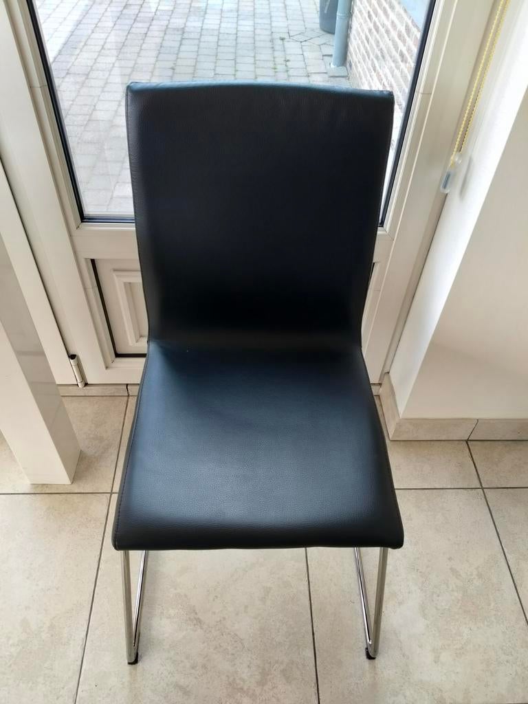 8 leren stoelen in goede staat 1 jaar oud, Ophalen