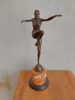 Art deco beeld in brons getekend., Antiquités & Art, Enlèvement