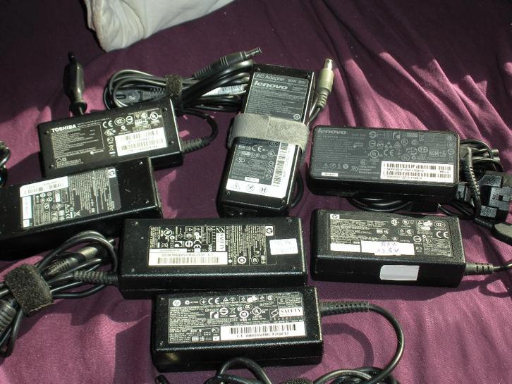 TOSHOBA Lenovo hp Chargeur Pc Câbles L'Embouts Diférents Piè, Computers en Software, Interne voedingen, Zo goed als nieuw, Ophalen of Verzenden