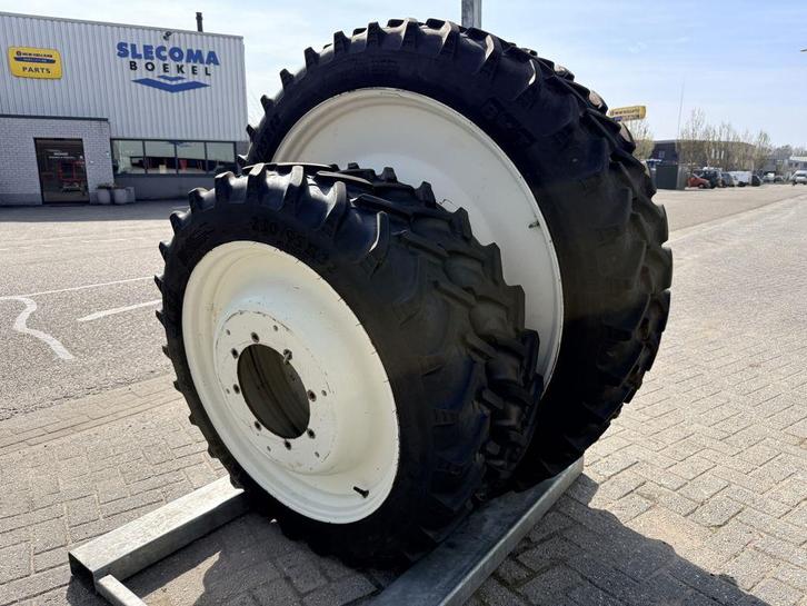 BKT Agrimax RT955 Set Cultuurwielen, Auto-onderdelen, Banden en Velgen, Gebruikt