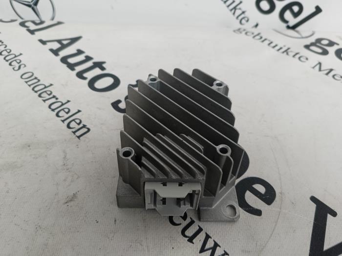 Amplificateur radio d'un Mercedes C-Klasse, Autos : Pièces & Accessoires, Électronique & Câbles, Mercedes-Benz, Utilisé, 3 mois de garantie