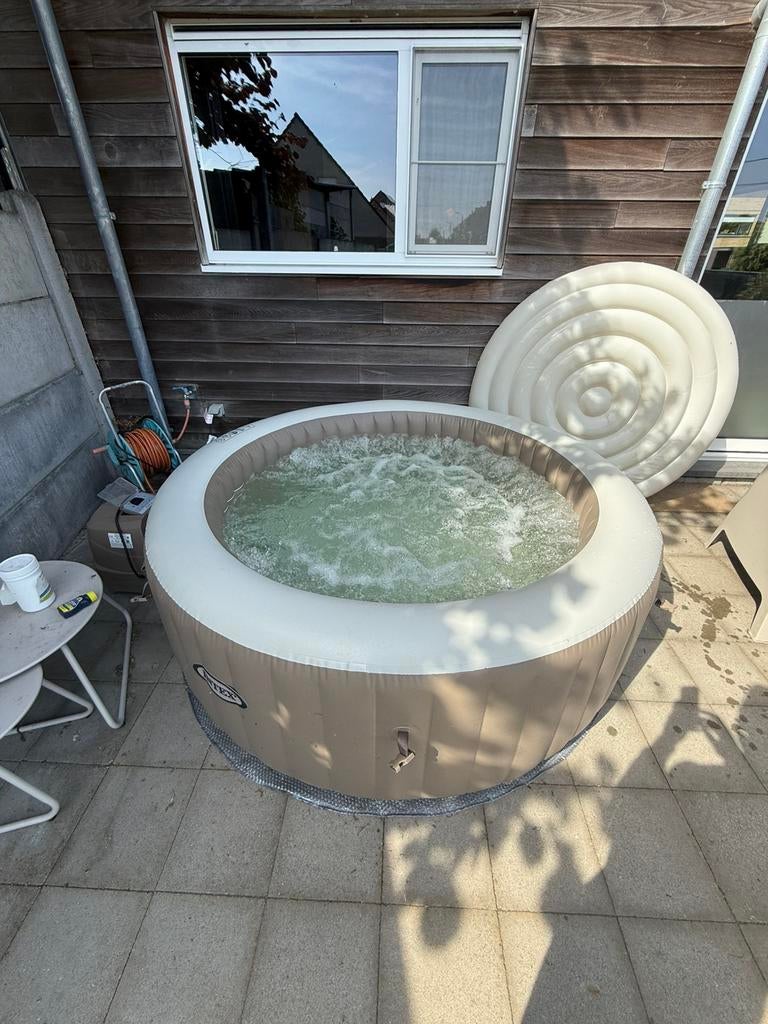 Intex bubblebad, Ophalen, Zo goed als nieuw, Afdekzeil