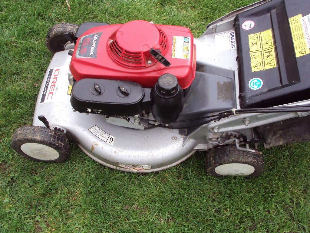 GRASMAAIER HONDA 5.5 HP ZELFTREKKER ALUMINIUM CHISISS, Jardin & Terrasse, Tondeuses à gazon, Honda, Vitesses, Tondeuses à gazon manuelles