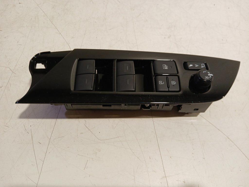 Bedieningspaneel elektrische ramen Toyota Prius, Onderdelen@venauto.nl, Van der Ven Autorecycling B.V., Ettenseweg 76, 4706 PB Roosendaal, The Netherlands