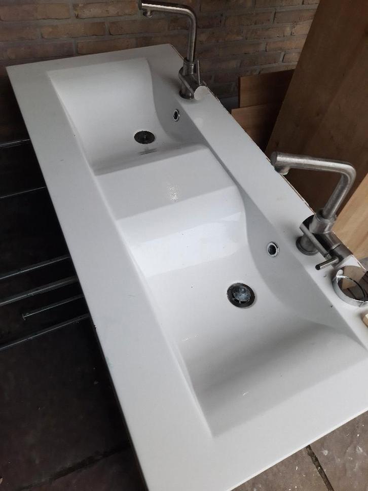 Badkamermeubel met 2 wastafels en een kolomkast, Huis en Inrichting, Badkamer | Badkamermeubels, Gebruikt, Wastafelkast, 150 tot 200 cm