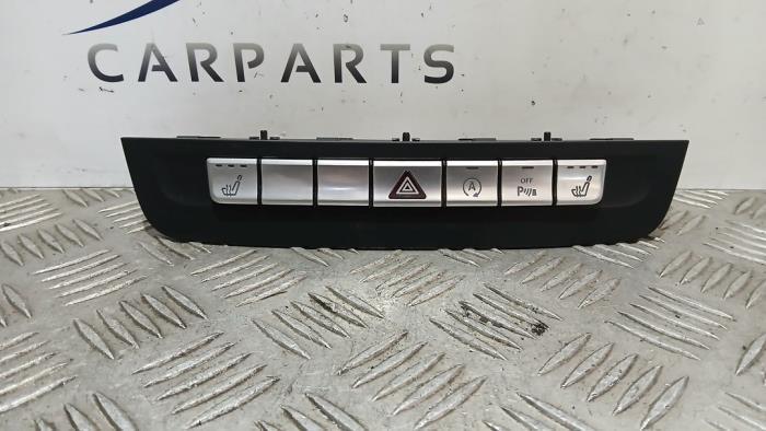 Commutateur éclairage d'urgence d'un Mercedes A-Klasse, Autos : Pièces & Accessoires, Tableau de bord & Interrupteurs, Mercedes-Benz