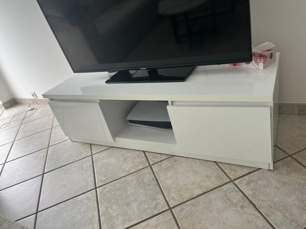 Meuble télé, Enlèvement