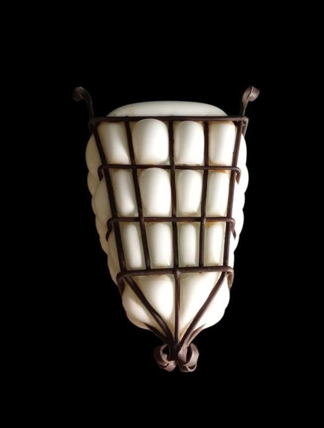 Plafonnier lanterne ancien en opaline et fer forgé, Enlèvement ou Envoi