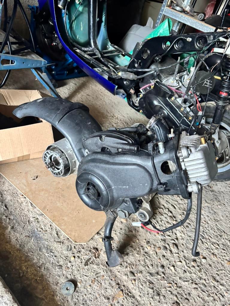 Zip 80cc blok, Vélos & Vélomoteurs, Pièces de cyclomoteur | Général, Comme neuf, Bloc, Enlèvement ou Envoi