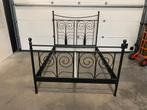 (39) metalen zwart bed 140x200 zonder lattenbodem, Huis en Inrichting, Ophalen, Gebruikt