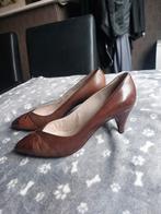 Escarpins Bruno Magli taille 37,5, Vêtements | Femmes, Chaussures, Enlèvement ou Envoi, Chaussures à haut talons, Brun, Comme neuf