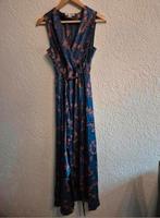 Mooie blauwe jurk met bloemen print- nieuw, Kleding | Dames, Jurken, Blauw, Nieuw, Onder de knie, Ophalen