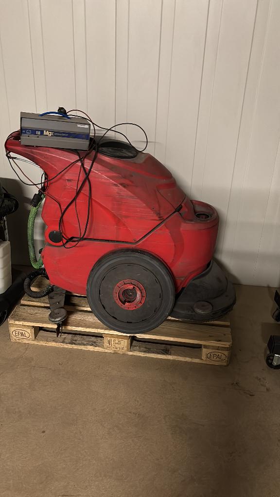 Poetsmachine, Bricolage & Construction, Matériel de nettoyage, Enlèvement, Utilisé, Machine de nettoyage à brosse