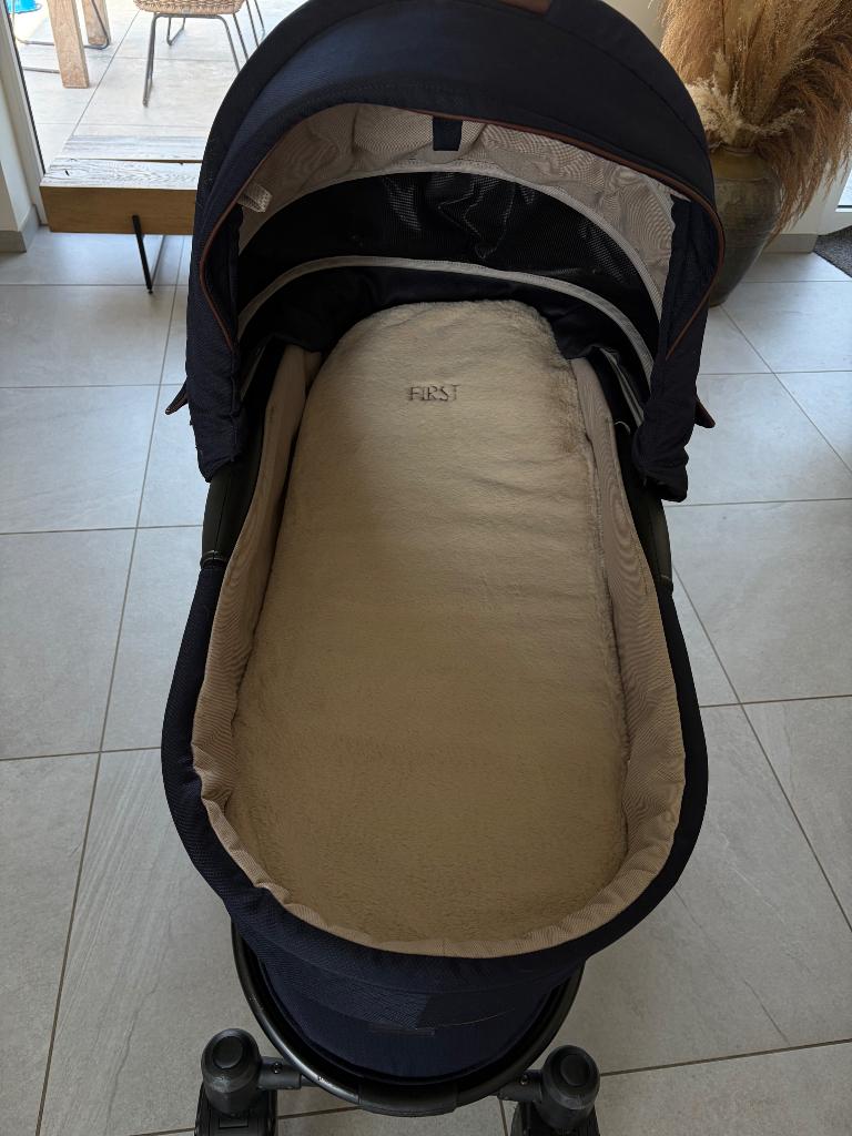 Buggy first, Kinderen en Baby's, Buggy's, Zo goed als nieuw, Overige merken, Regenhoes, Verstelbare rugleuning, Voetenzak, Zonnekap