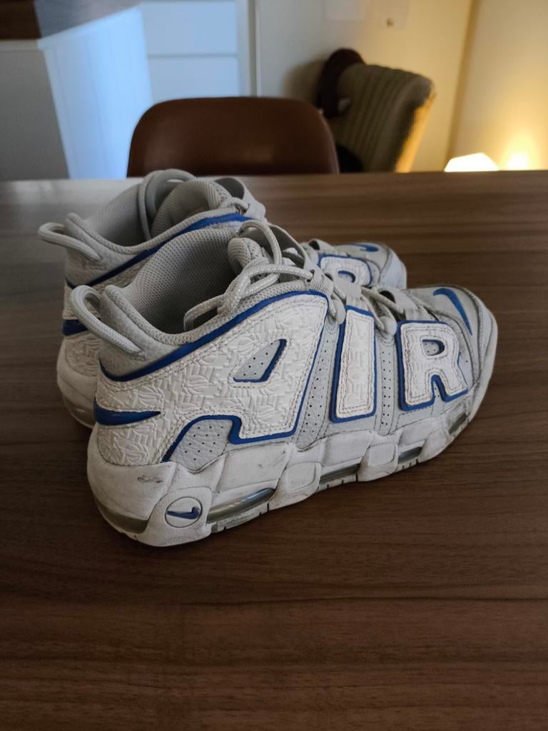 Nike Air Uptempo - white embossed royal blue - EUR 41 (UK 7), Ophalen of Verzenden, Gebruikt, Schoenen