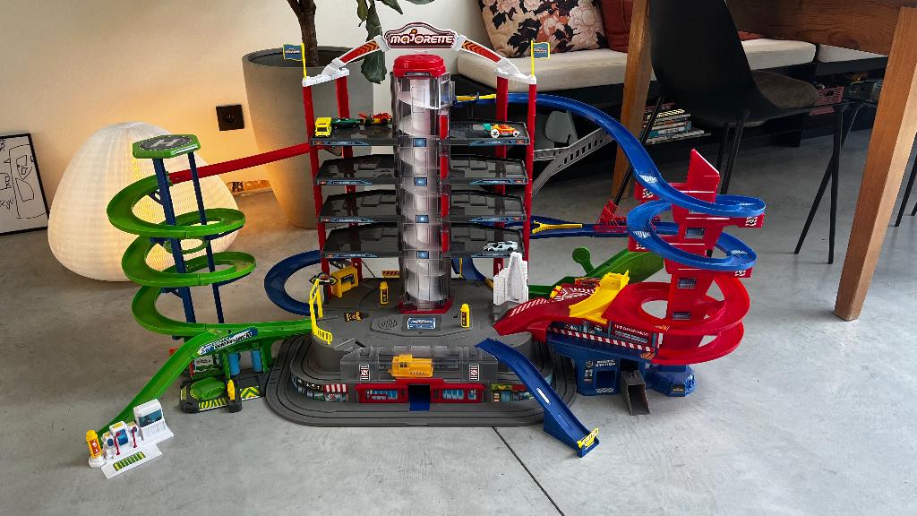 Majorette garage, Enfants & Bébés, Jouets | Circuits, Autres marques, Électrique, Comme neuf, Enlèvement