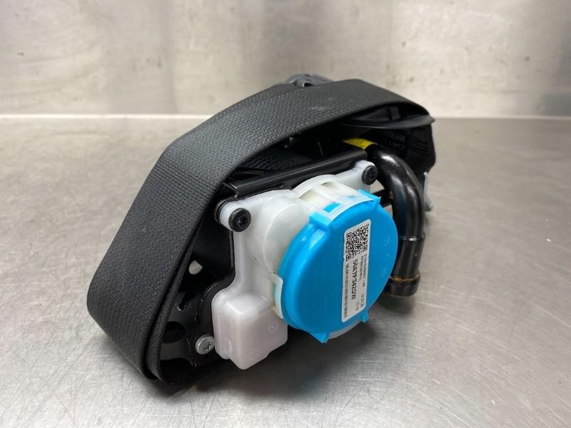 VEILIGHEIDSGORDEL RECHTS VOOR Yaris IV (P21 / PA1 / PH1), Gebruikt, Toyota