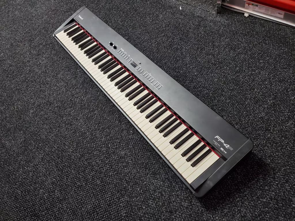 Roland FP-4F piano en professionele flighcase, Ophalen, Zo goed als nieuw, Piano